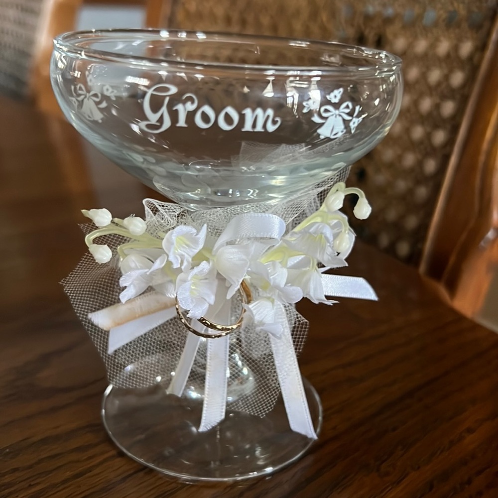 Wedding - Bride and Groom champagne glasses - Picture 4 of 4